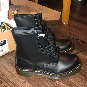 DR MARTENS BOOTS SMOOTH